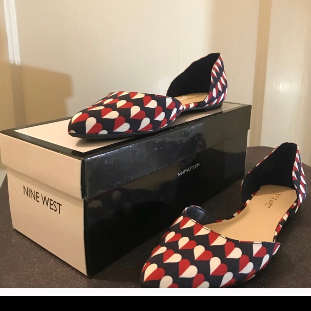 Nine West flats!